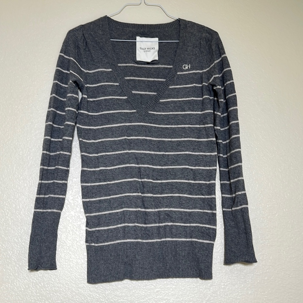 Gilly Hicks knit top